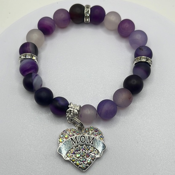Dyed Agate Bracelet with MOM heart crystal Charm - Picture 1 of 5